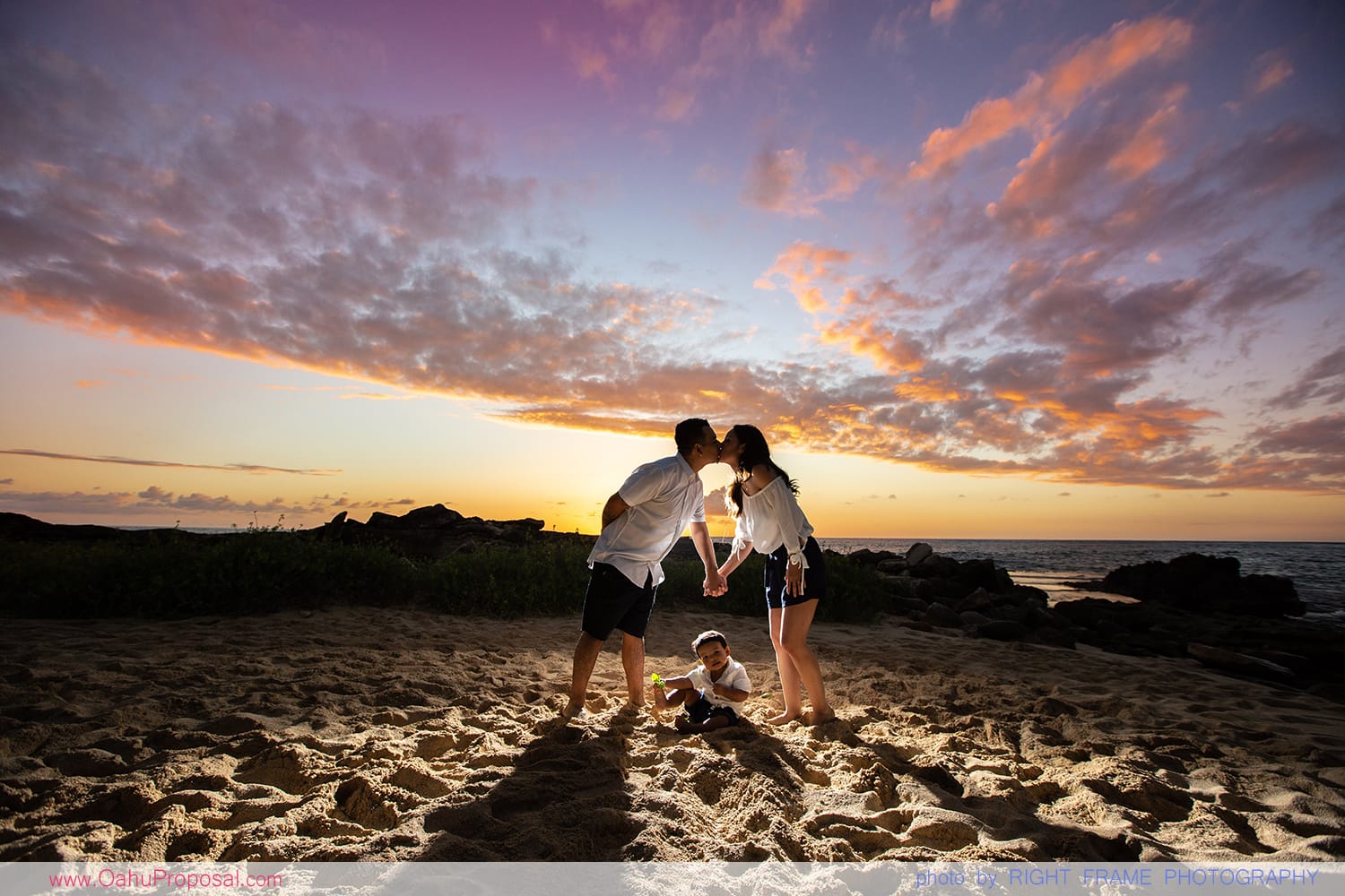 surprise-beach-proposal-at-ko-olina-hawaii-proposal-photographer