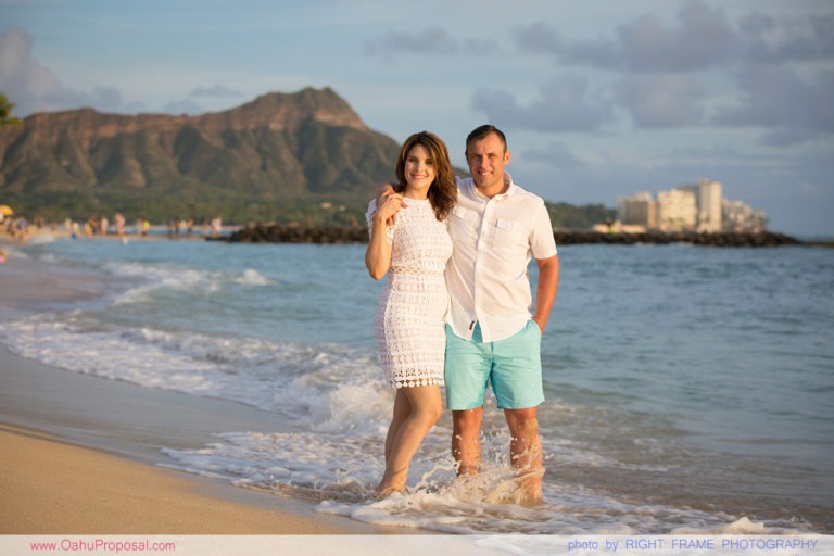 Romantic Surprise Proposal At Waikiki Beach Hawaii Proposal Photographer