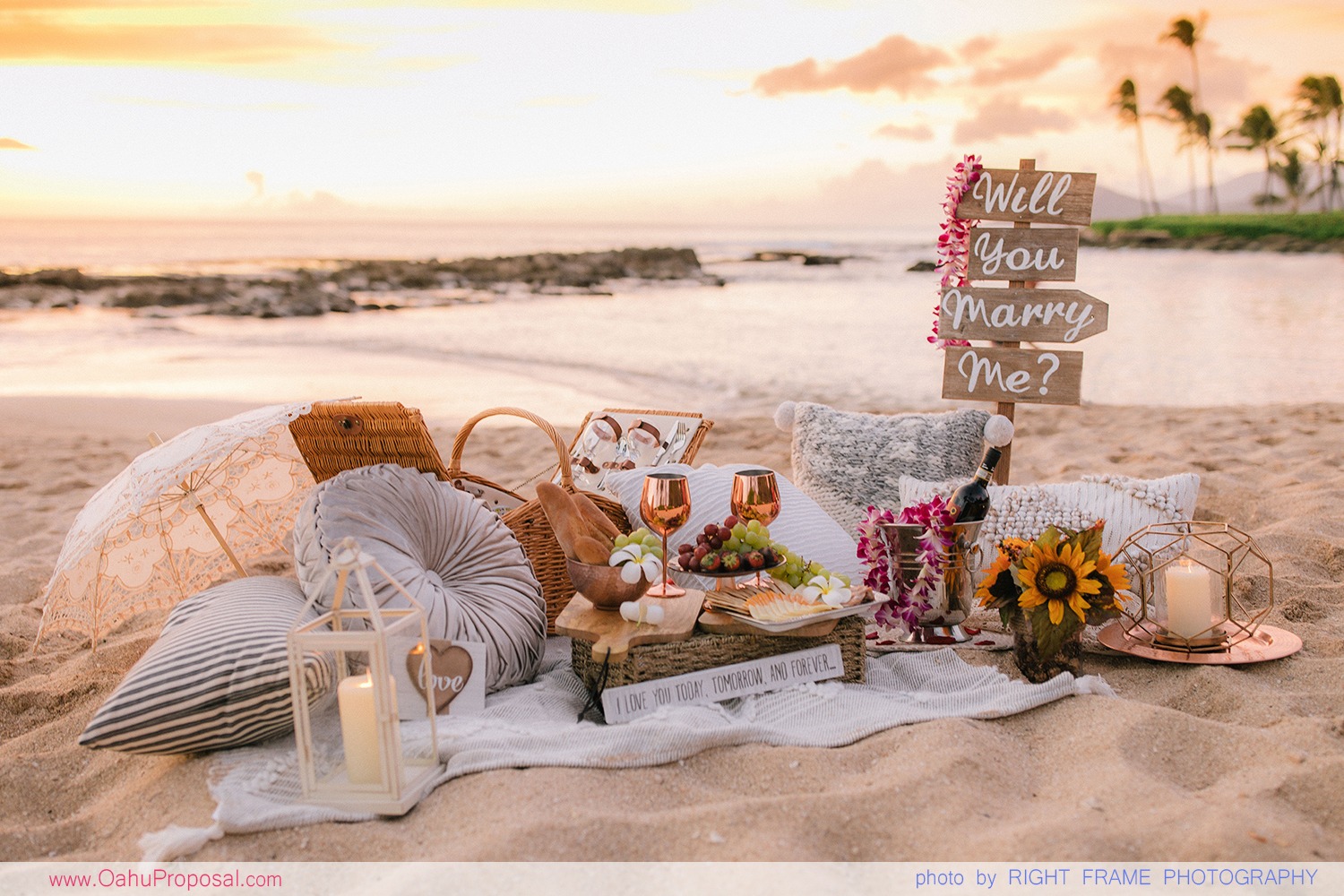 Proposing at the Romantic Sunset Beach Picnic in Oahu, Hawaii | Waikiki