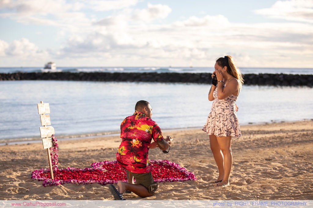 Oahu Proposal Photography At Waikiki Beach Hawaii