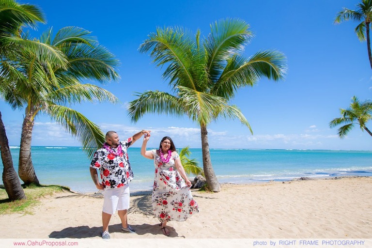 Surprise Proposal in Honolulu Kahala Beach