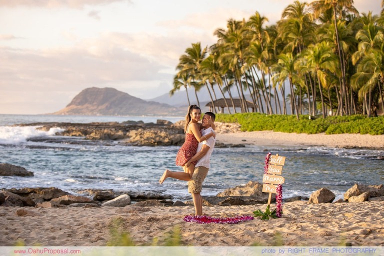 HER DREAMS COME TRUE. Surprise Proposal in Hawaii